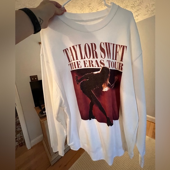 Taylor Swift | The Eras Tour Photo White Crewneck | Size XL - Picture 2 of 4